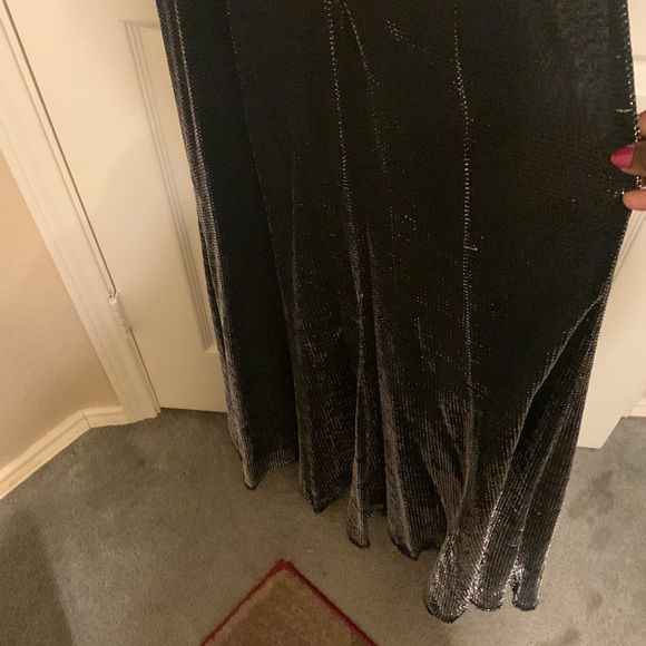 Prom dress black and gold trim - Picture 6 of 7